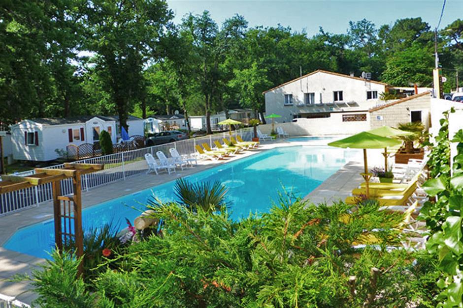 piscine chauffée du camping Saint Georges de Didonne proche Royan 