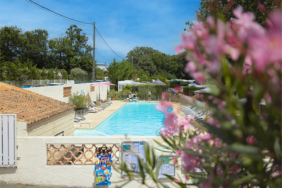 camping-avec-piscine-en-charente